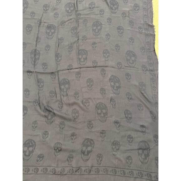 Alexander Mcqueen Navy and Black Skull Scarf - Picture 7 of 11